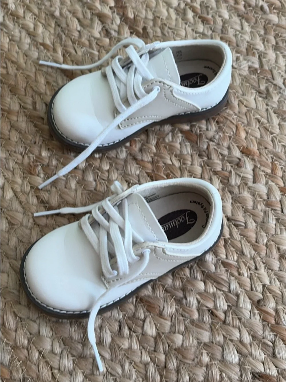 Footmates Cheer boys ecru white saddle shoes size 5.5